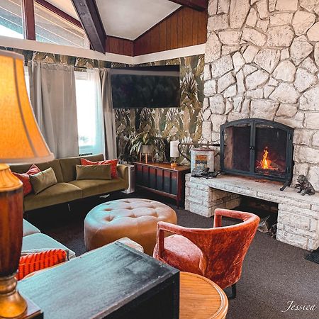 The Springs Motel New Ashford ภายนอก รูปภาพ