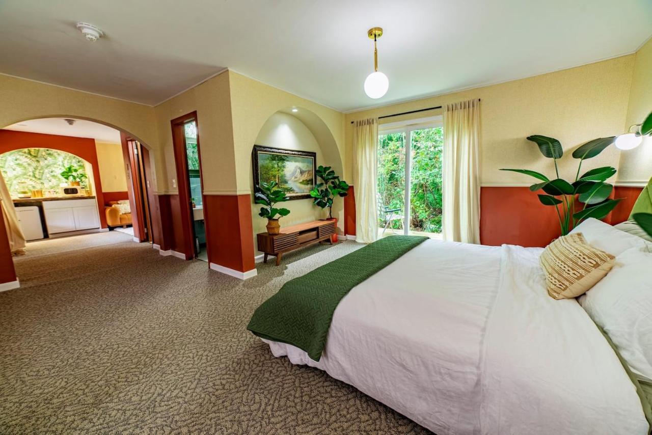 The Springs Motel New Ashford ภายนอก รูปภาพ