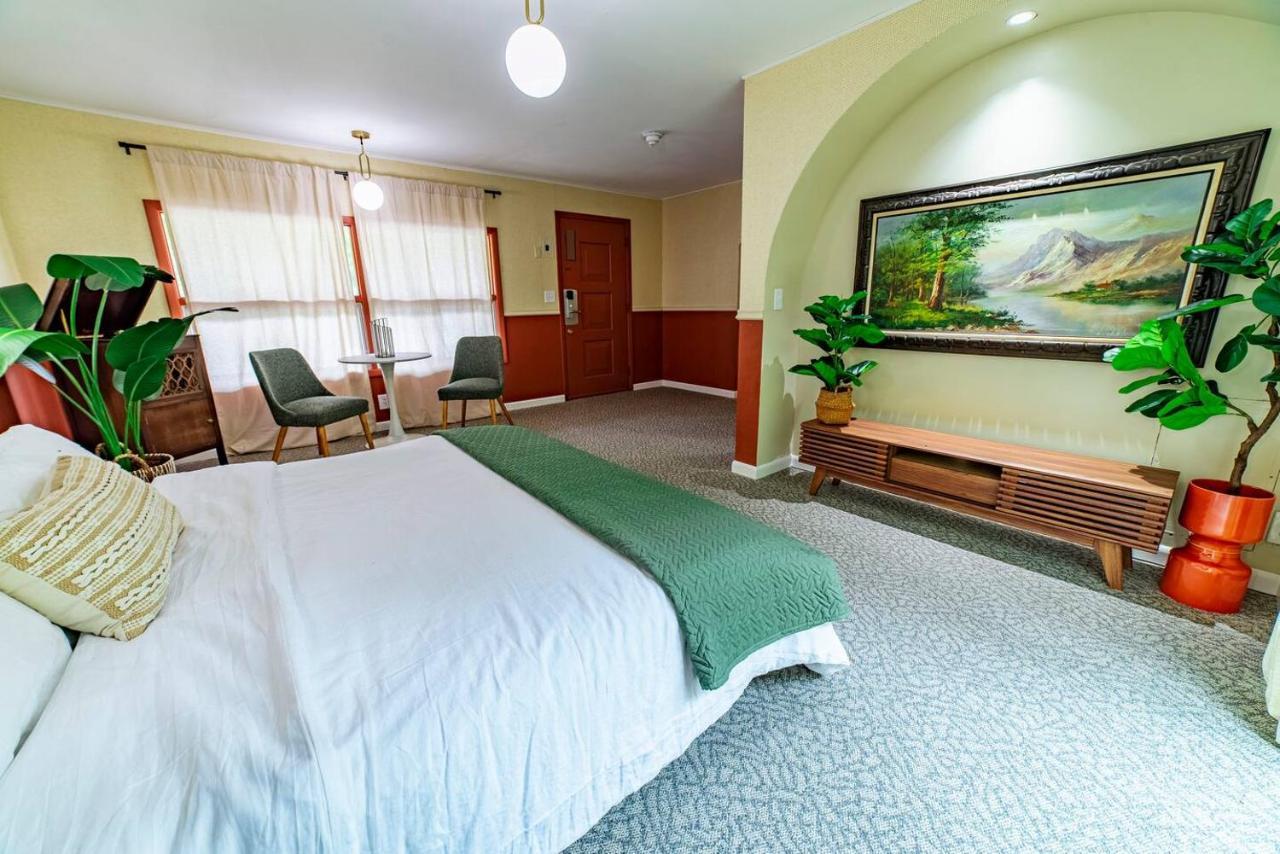 The Springs Motel New Ashford ภายนอก รูปภาพ