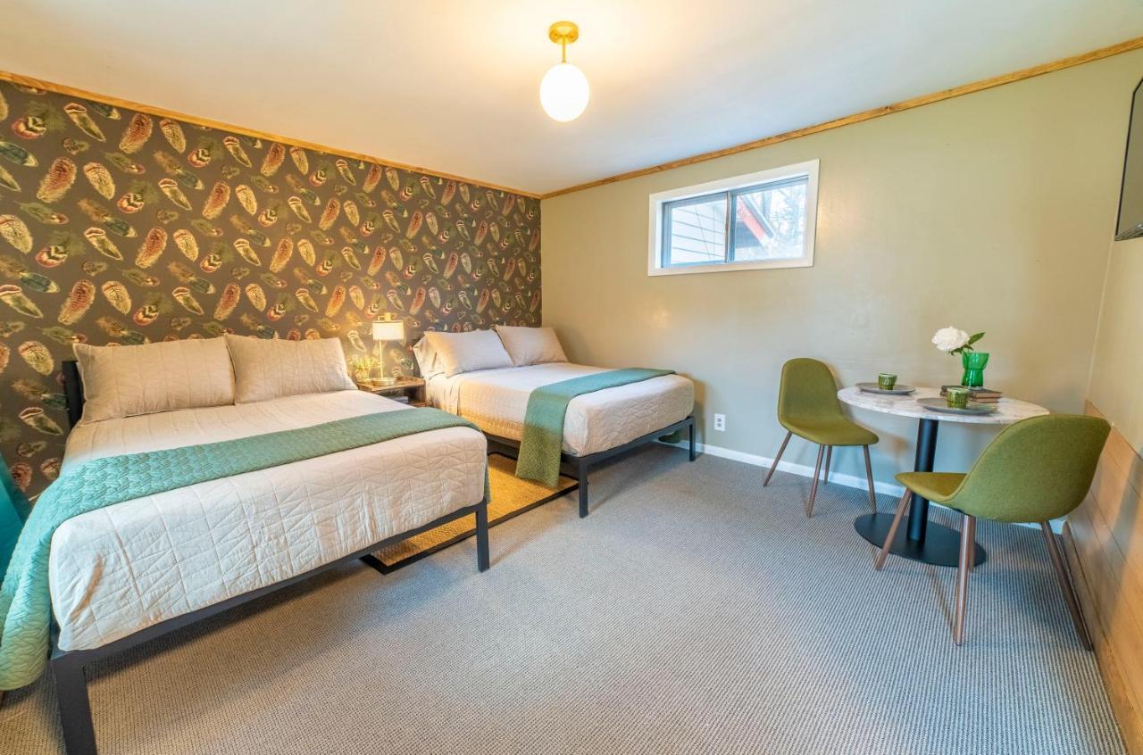 The Springs Motel New Ashford ภายนอก รูปภาพ
